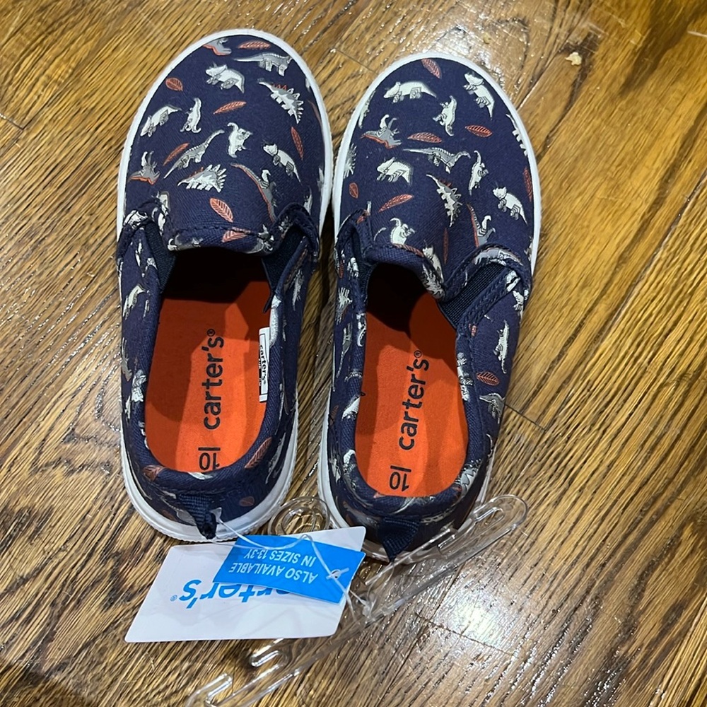 Carter’s brand new Dinosaur casual sneaker size 10M - Picture 1 of 6